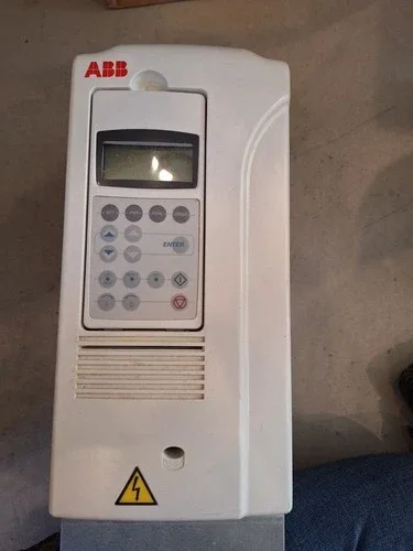 ABB VFD Motor Drive ACS800-U1-0002-2+P901 1.5 HP 208 - 240 VAC