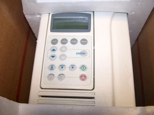 ABB 3 HP AC VFD Variable Frequency Drive 480 VAC ACS800-U1-0004-5 3