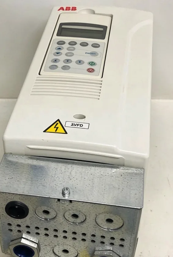 ABB ACS800-U1-0004-5+L503+N683 VFD Inverter AC Drive 2