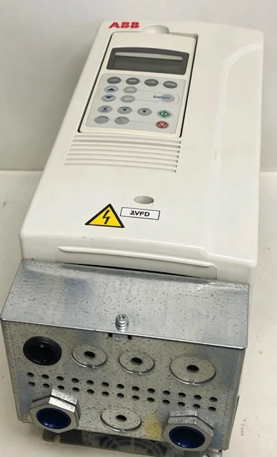 ABB ACS800-U1-0004-5+L503+N683 VFD Inverter AC Drive 3
