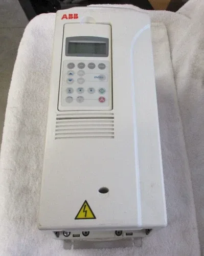 ABB ACS800 AC Drive 5HP 208-240V ACS800-U1-0006-2+P901 (2)