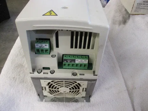 ABB ACS800 AC Drive 5HP 208-240V ACS800-U1-0006-2+P901 (2) 4