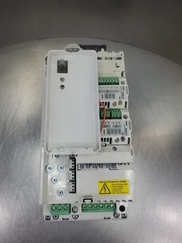 ABB ACS800-U1-0009-5+N685+P901 Drive 7.5HP 10A 3PH 1D-15.1