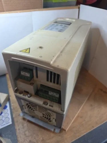 ABB Inc ACS800-U1-0016-5+P901+V944 VFD