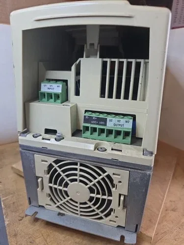 ABB Inc ACS800-U1-0016-5+P901+V944 VFD 3