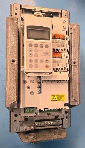 ABB ACS800-U1-0025-5+B056+L500+L501+L503+P901 25HP 31A 600V 3Ph Drive