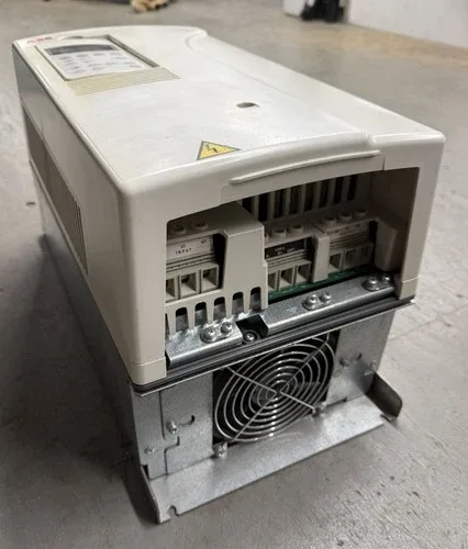 ABB ACS800-U1-0040-7 3-Phase 525-690V 30HP Variable Frequency Drive 2