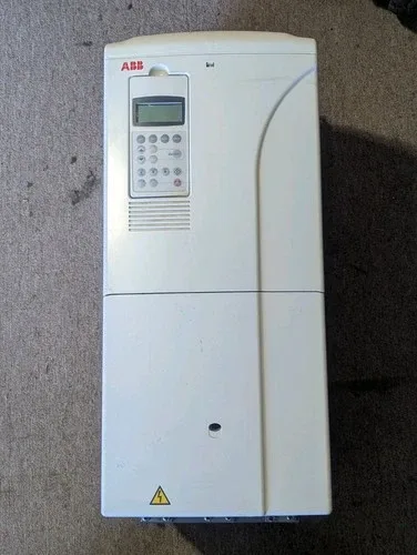 ABB ACS800-U1-0120-5+N687+P901 125hp VFD