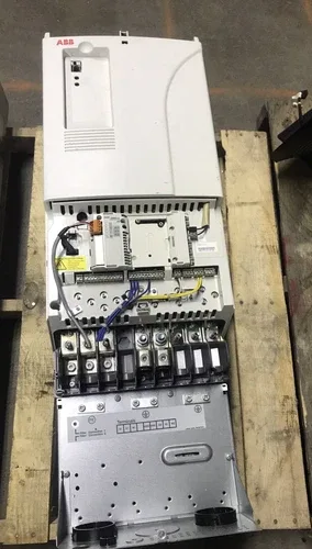 ABB ACS800-U31-0120-5 AC Drive PARTS REPAIR OFFERS WELCOME