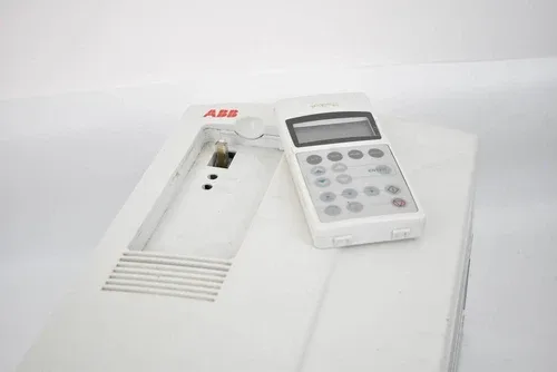ABB ACS800 Frequency Inverter ACS800-01-0075-3+E320+P901+P904+R700 inc CDP 312R 2