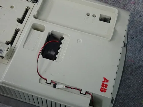 ABB ACS800 ACS800-104-0060-3+N664+Q950 103A ACS800-104-0060 3