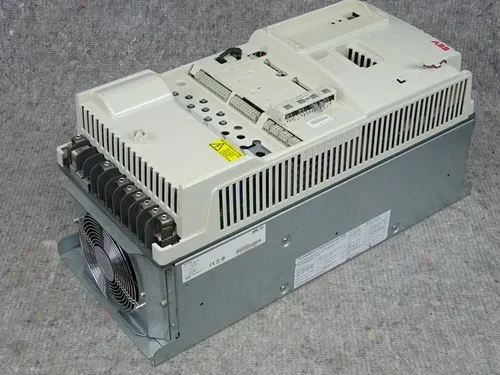 ABB ACS800 ACS800-104-0060-3+Q950 103A ACS800-104-0060