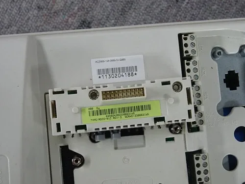 ABB ACS800 ACS800-104-0060-3+Q950 103A ACS800-104-0060 4