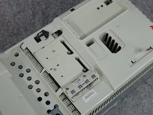 ABB ACS800 ACS800-104-0060-3+Q950 103A ACS800-104-0060 3