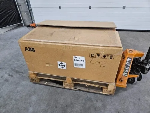 ABB ACS800-01-0135-3 ACS800-01-0135-3+E210+P901+P904+R707 V 3