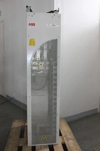 ABB ACS800-04-0440-5+E208+0N664+P901 Drive 550A 3