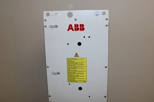 ABB ACS800-104-0320-3+C126+Q950+V991 Drive 3