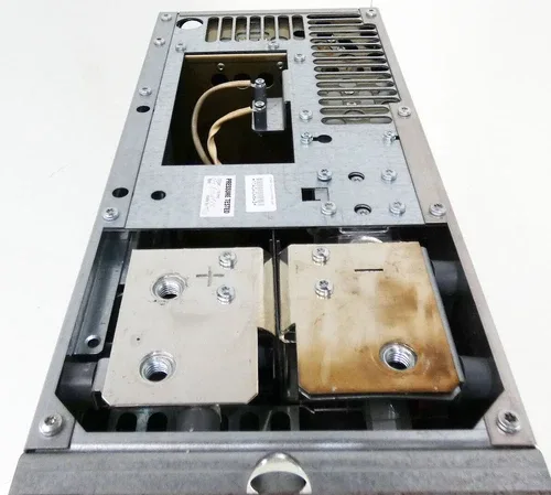 ABB ACS800-104 ACS800-104LC-0150-7+E205+Q967 Inverter 709 973VDC 126A - Unused 4