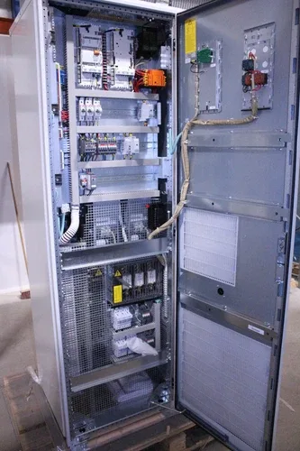 ABB ACS800-37-210-5 Drive 245A 4