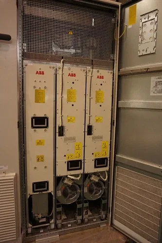 ABB ACS800-77-0445 LOW VOLTAGE WIND TURBINE CONVERTERS 2