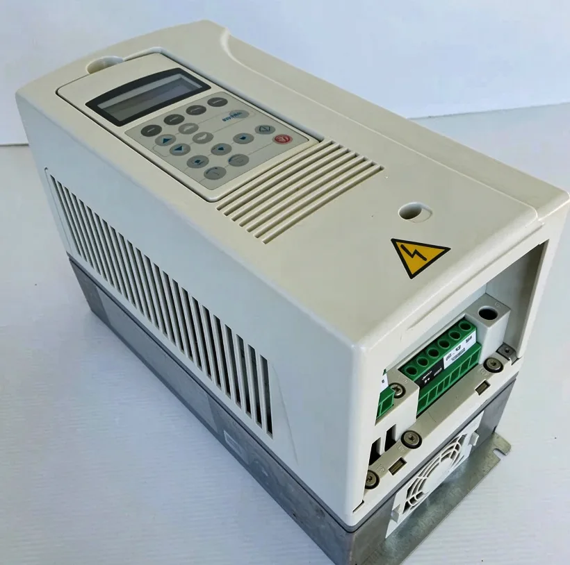 ABB ACS800-U1-0004-2+P901 3AUA0000011138 - 3HP - 2 2KW - 208/240V 11A DRIVE 2