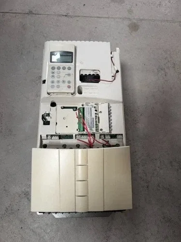 ABB ACS800-U1-0070-5+L501+L503+P901 DRIVE 3PH 48.63HZ 380/500VAC 95A 75HP