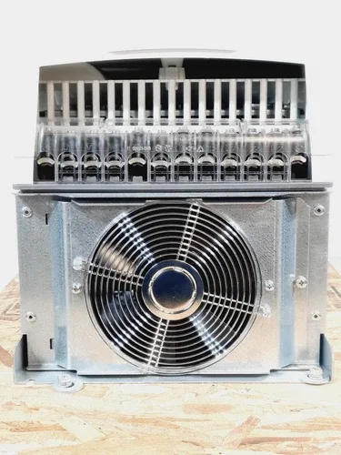 ABB ACS800 - U1-0070-5+L503+P901 VFD 4