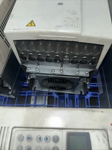 ABB ACS800-U1-0140-5+D150+P901 150hp Variable Frequency Drive 2