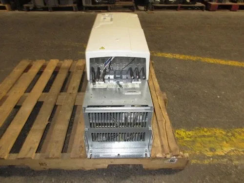 ABB ACS800 AC Drive ACS800-U31-0100-5 100HP 3Ph * No Keypad Broken Cover * 3