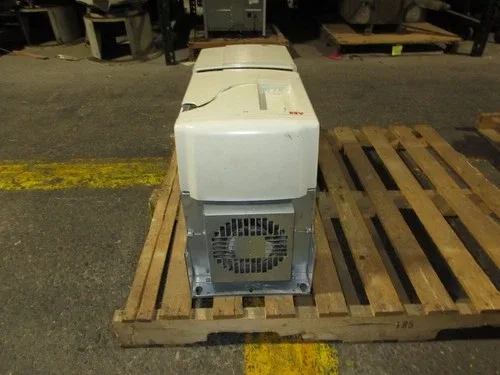 ABB ACS800 AC Drive ACS800-U31-0100-5 100HP 3Ph * No Keypad Broken Cover * 4