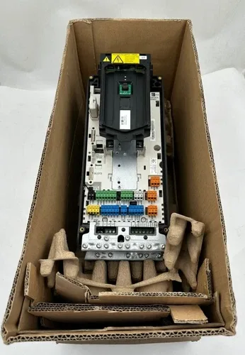 ABB ACS880-01-017A-3+P904+P940+Q971+R700 INVERTER DRIVE