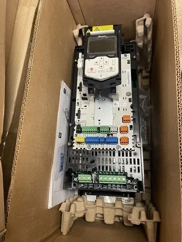 ABB ACS880-01-027A-5+C135+P940 27A VFD AC DRIVE 33