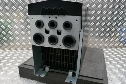 ABB ACS880-01-027A-5+K454+L503+L537+P904+Q971+R701 4