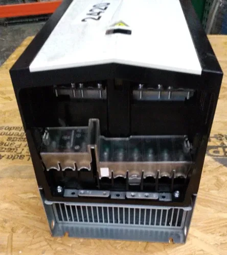 ABB ACS880-01-065A-5+D150+K457+X1566 INVERTER / ACS88001065A5D150K457X1566 2