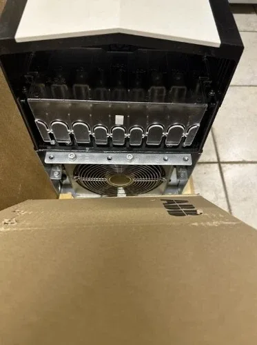 ABB ACS880-01-124A-5+D150+E200+L516 3AUA0000135128 2