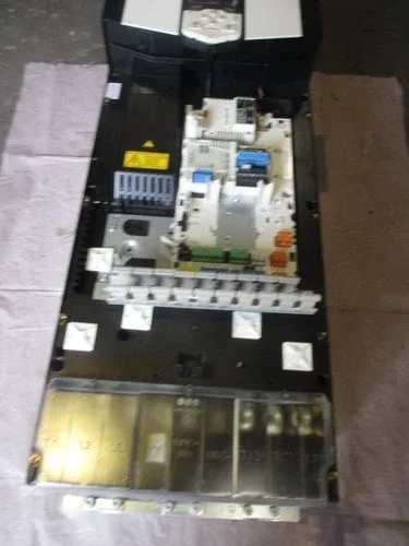 ABB ACS880-01-240A-5+D150 Variable Frequency Drive VFD 240A 208kVA 200HP 4