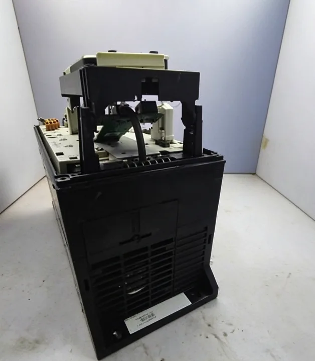 ABB ACS880-01-014A-5+P944 3
