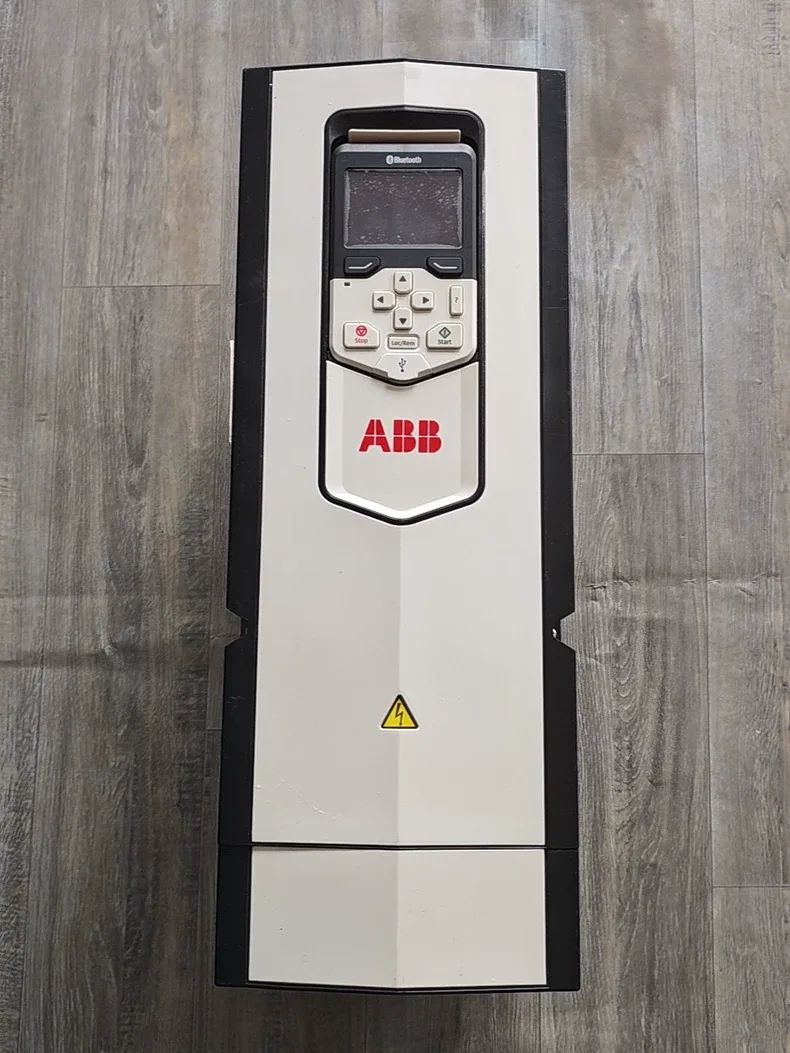 ABB ACS880-01-032A-3 Inverter