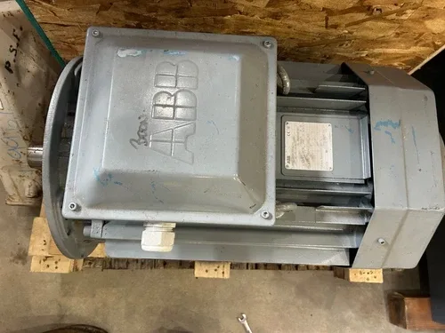 ABB M3AA200MLA-2 35KW 47HP 575V 60HZ 3555 RPM TEFC motor IEC 200 unused 2