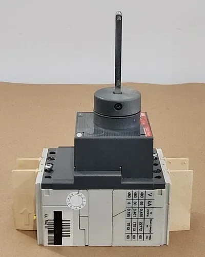 ABB TMAX T2H 100 Disconnect Switch 3P 40A 480V 60Hz Handle + 4