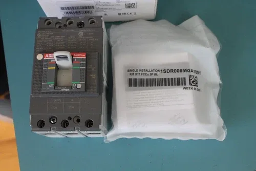 ABB TMAX XT1 N 125 TMAX XT1 N 125 70-700 3 POLE 70A SACE CIRCUIT BREAKER
