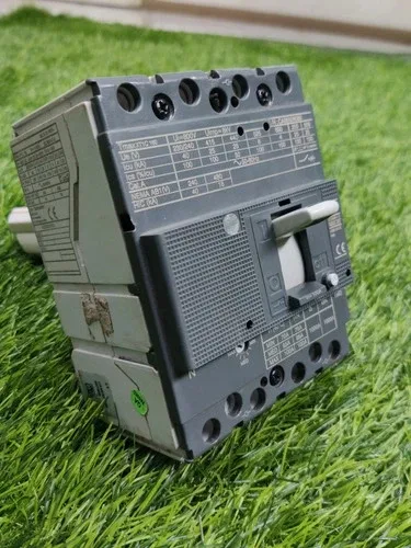 ABB TMAX XT1C 160 (TMAXXT1C160) 100 AMP 3 POLE MCCB SUPERIOR QUALITY 3