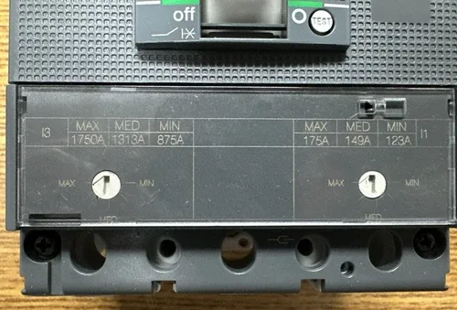 ABB SACE TMAX XT4 N 250 3P 250A 600VAC 500VDC CIRCUIT BREAKER - 4