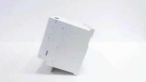 ABB ACS380-040S-032A-2 Ac Vfd Drive 230v-ac 0-599hz 0-230v-ac 4