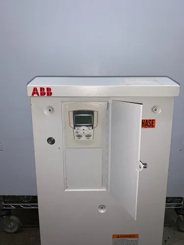 ABB ACS550-PD-024A-2+B058 7.5 GENERAL PURPOSE VARIBLE FREQ DRIVE DISCON SWITCH 3