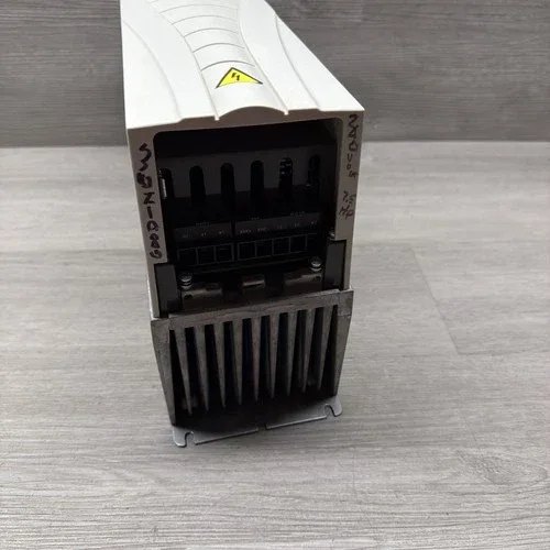 ABB ACS550-U1-024A-2 VFD Variable Frequency Drive 3PH 208-240V Input 7.5HP READ 4