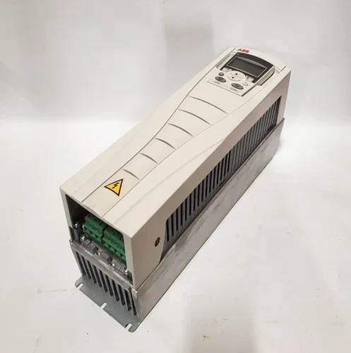 ABB 3 Phase AC Drive 500-600VAC 9A 7.5HP / 5.5kW ACS550-U1-09A0-6