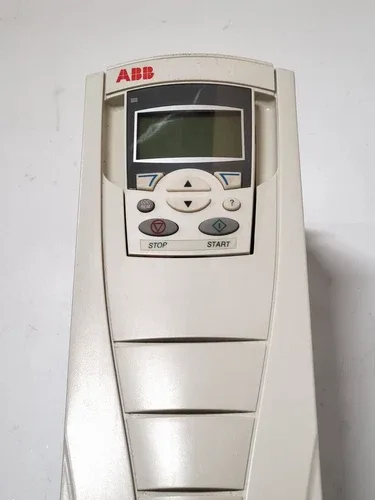 ABB 3 Phase AC Drive 500-600VAC 9A 7.5HP / 5.5kW ACS550-U1-09A0-6 4
