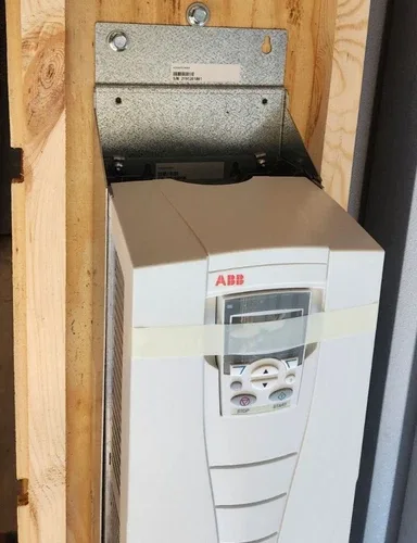ABB ACS550-PD-045A-4 30hp 480vac 3phase AC Drive with Disconnect Switch 3