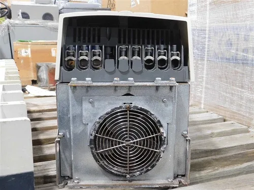 ABB ACS550-U1-124A-4 Variable Frequency Drive 100HP 500Hz Damaged Top 3